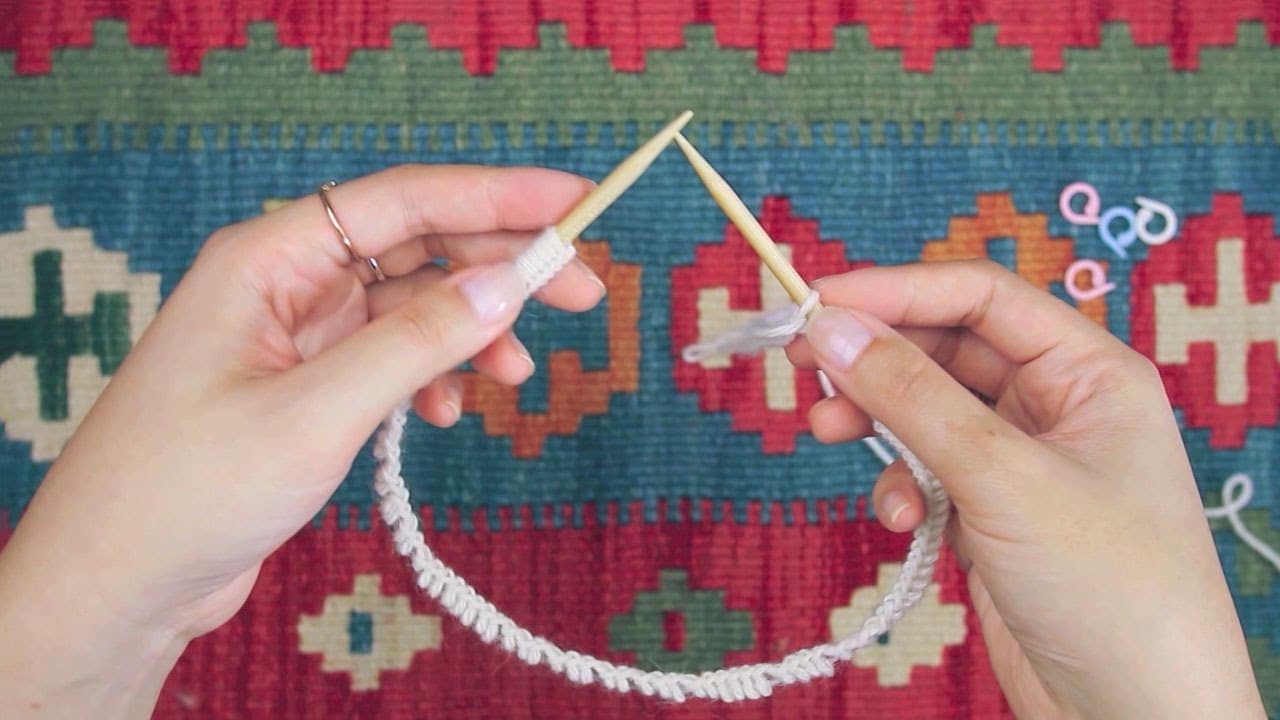 How to Knit in the Round (Beginner Step-by-Step)