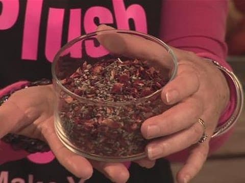 How to Make Potpourri at Home in 7 Easy Steps