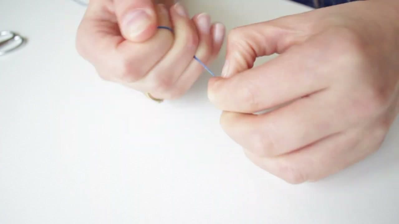 Step 2: Step 2: Knot the End and Thread the Needle