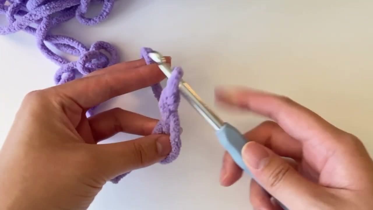 Step 3: Step 3: Single Crochet Into the Ring