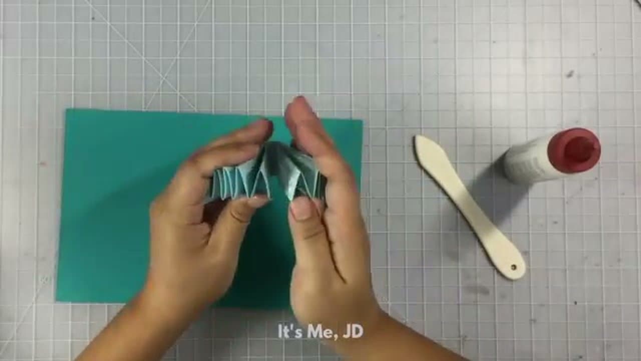 Step 4: Step 4: Glue the Fan Halves Together