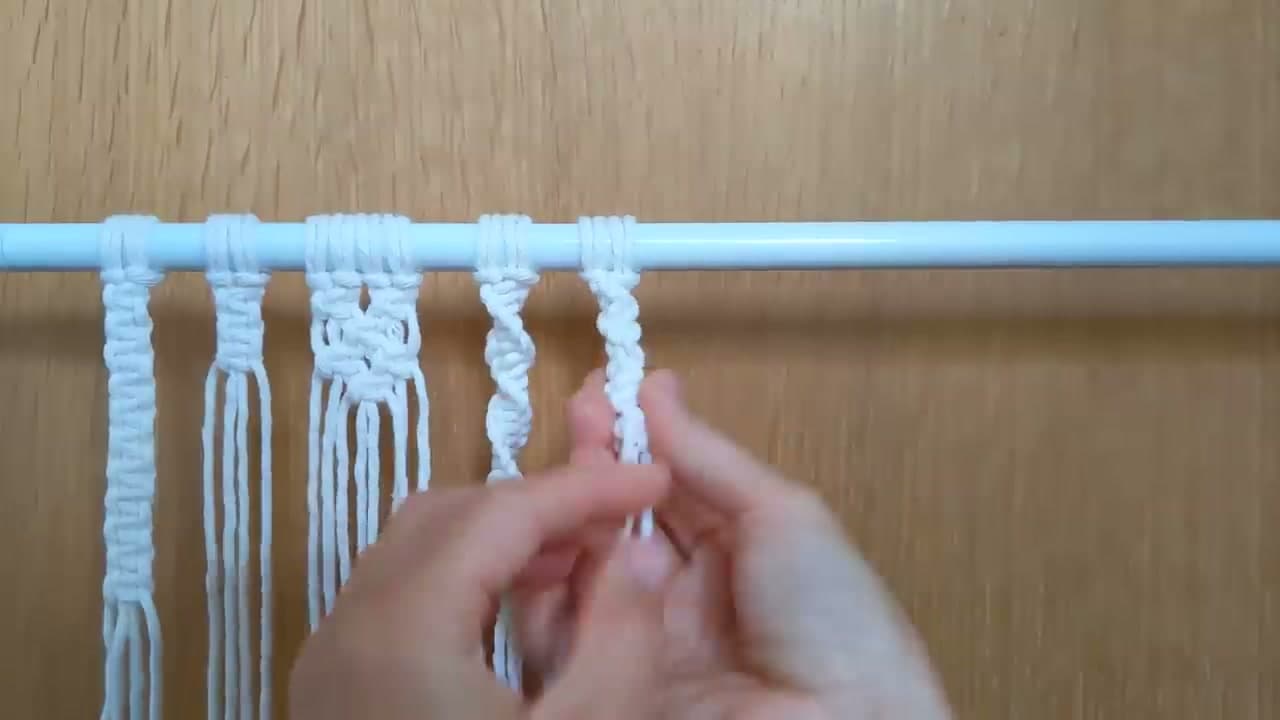 Step 4: Step 4: Tie a Spiral Knot