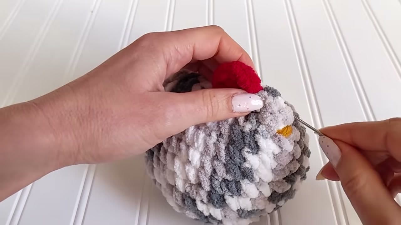 The finished result: How to Crochet a Chicken (Easy Amigurumi Pattern, Step by Step)