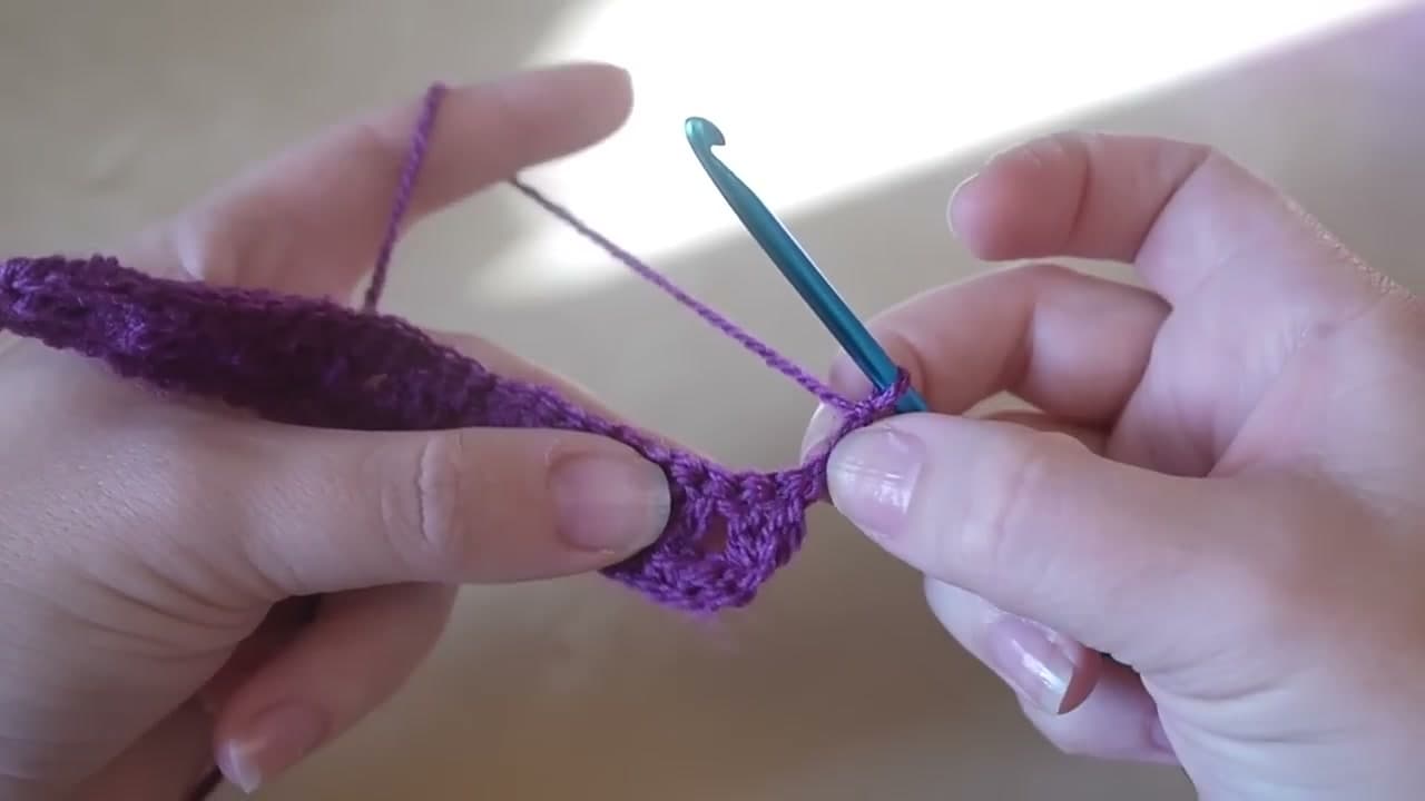 Step 5: Alternate the Edge Pattern in Rows Three, Four, and Five - How to Crochet a Granny Stripe Pillow Cover (Beginner-Friendly)