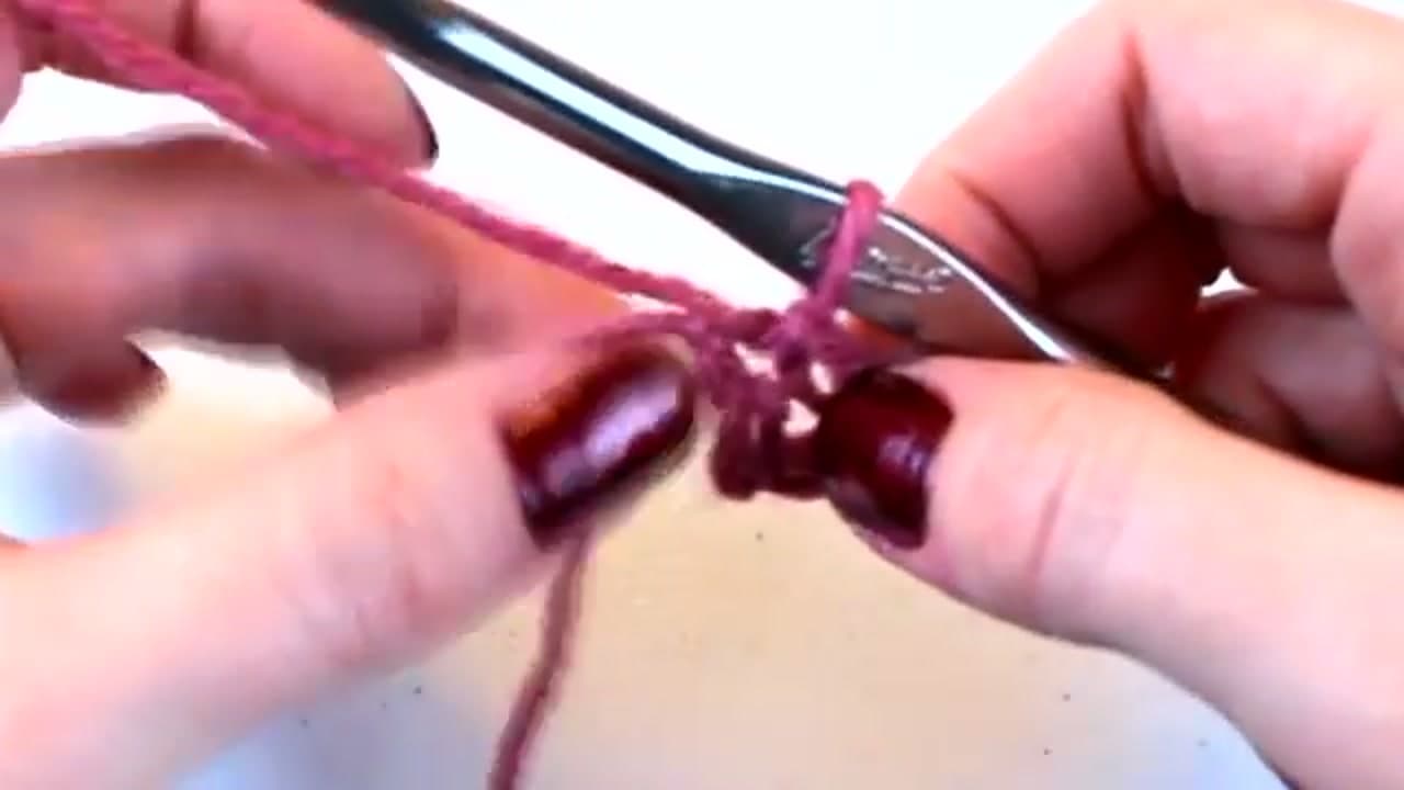 Step 2: Step 2: Close the ring with a slip stitch