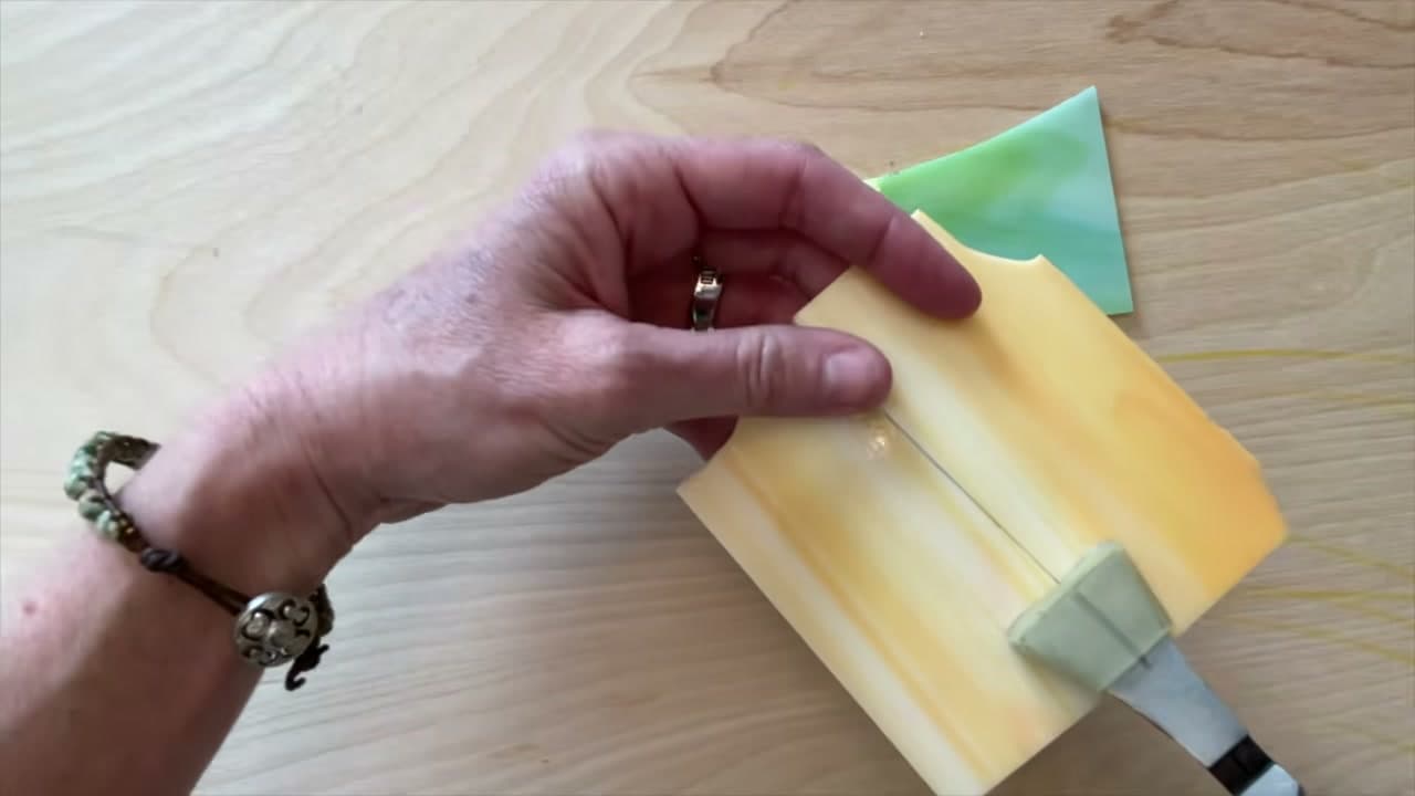 Step 6: Step 6: Score and Switch to Running Pliers for Sheets