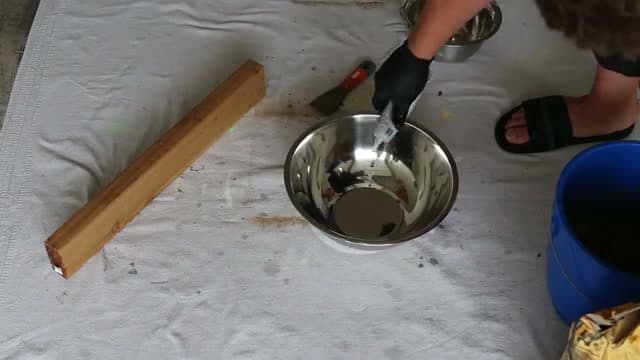 Step 4: Step 4: Grease Both Bowls