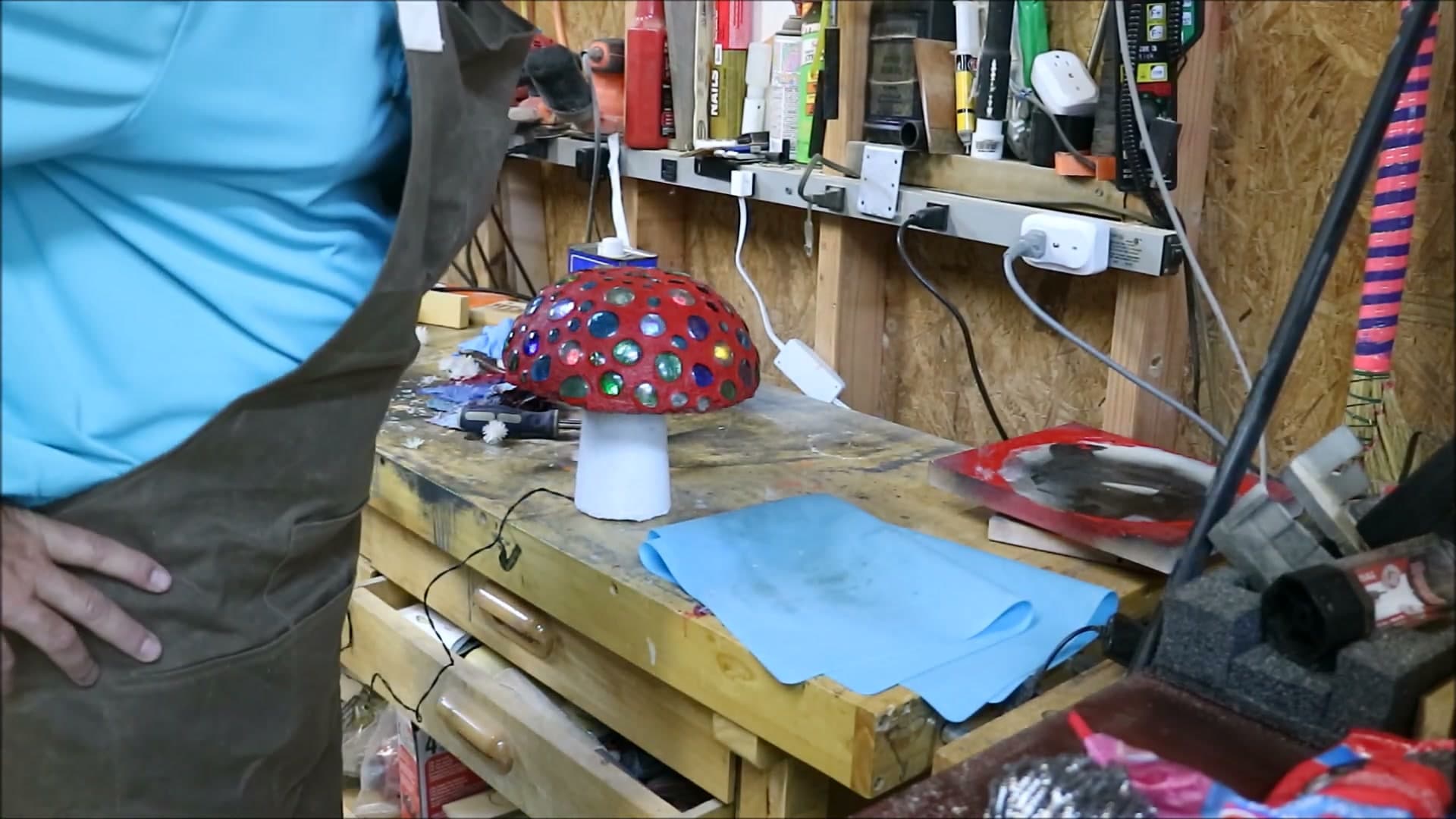 Step 10: Clean the Gems and Fit the Lights - How to Make Concrete Mushrooms for the Garden