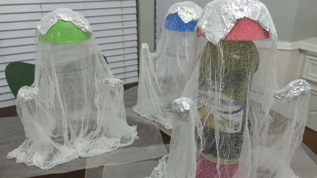 Step 7: Step 7: Dry 6 to 8 Hours, Then Lift the Ghost Off