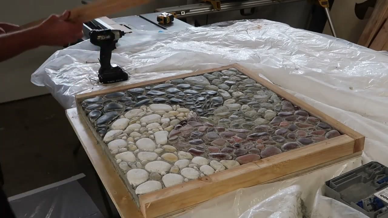 The finished result: How to Make Stepping Stones with a Pebble Mosaic