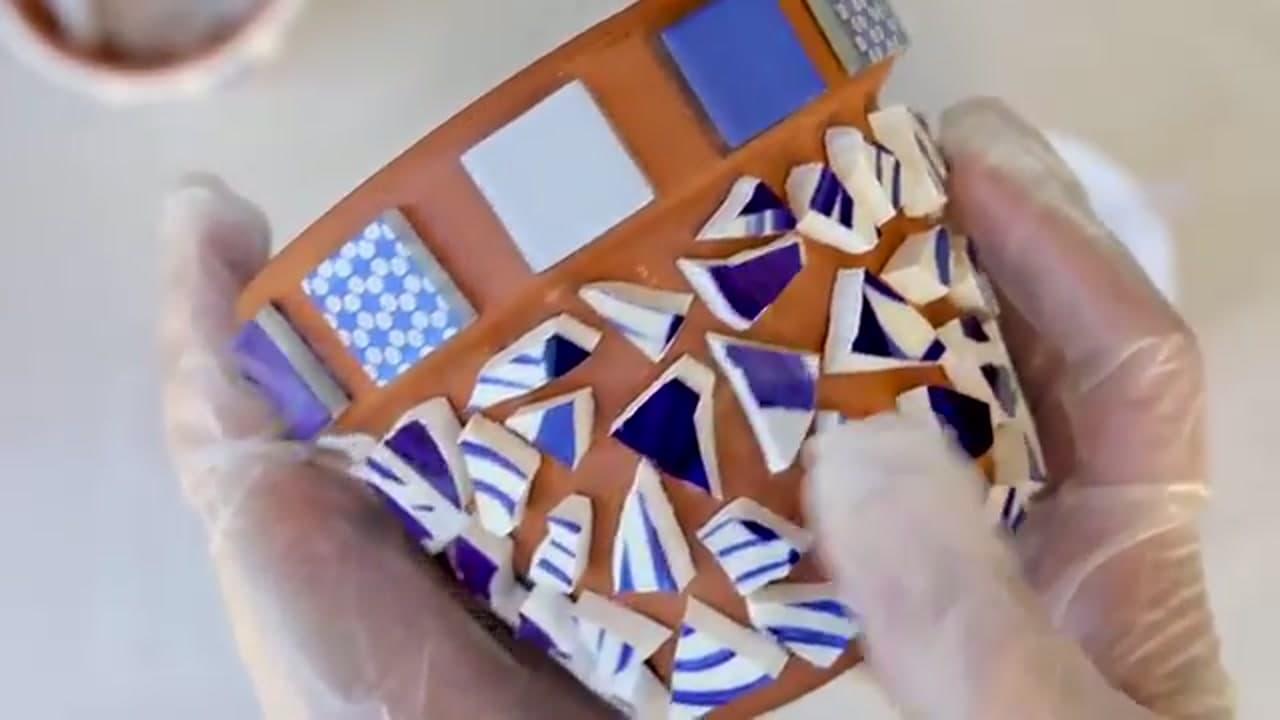 Step 4: Step 4: Glue the Tiles onto the Pot