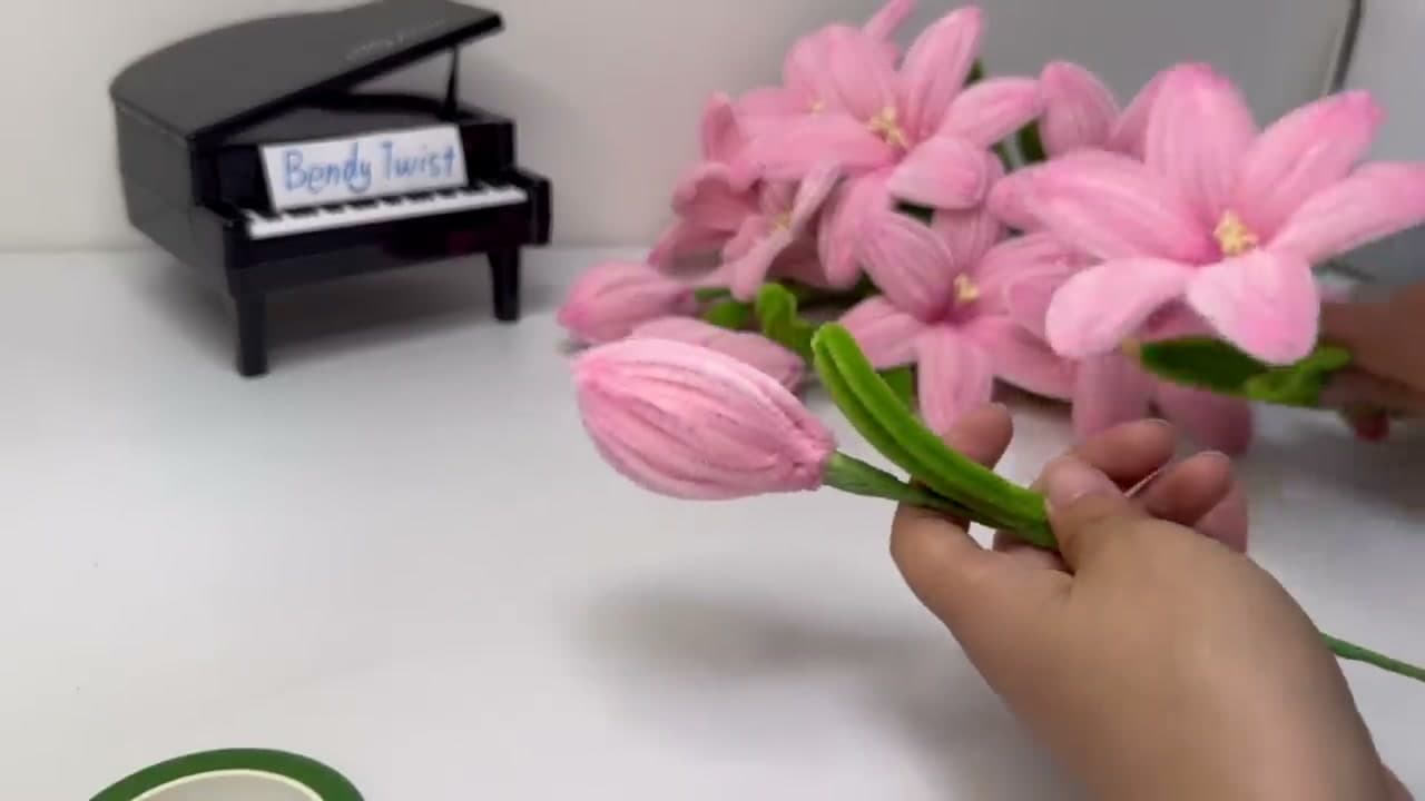 The finished result: How to Make Pipe Cleaner Flowers (5 Easy Designs)
