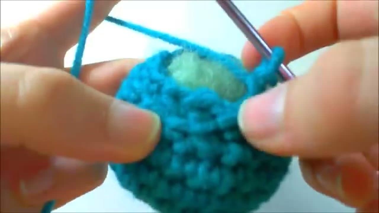 Step 6: Step 6: Back-Loop Round, Stuff, and Close the Body