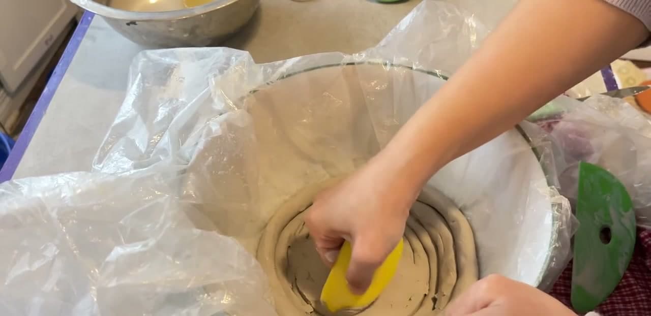 Step 6: Step 6: Smooth the Inside With a Rib