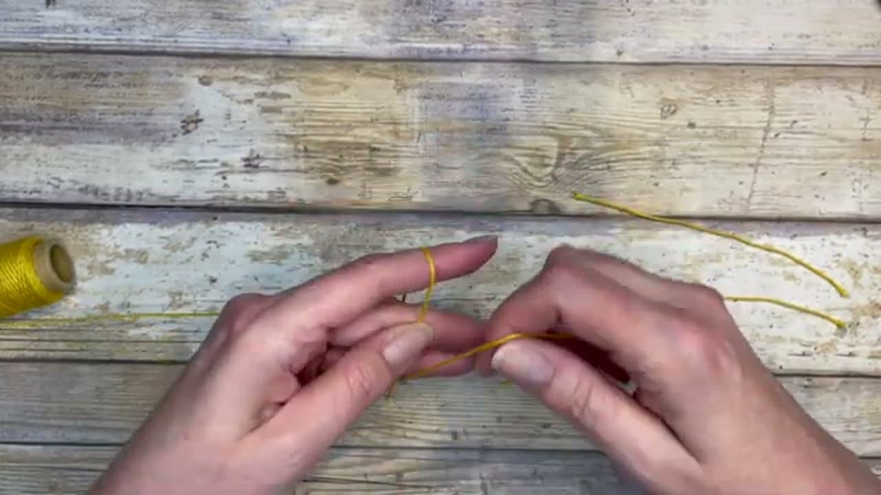 Step 7: Step 7: Make the Twine Tassel