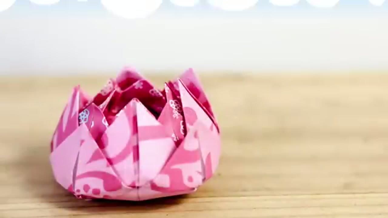 The finished result: How to Make an Origami Lotus Flower