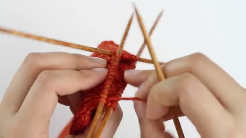 Step 6: Step 6: Knit the Body, Decrease, and Bind Off
