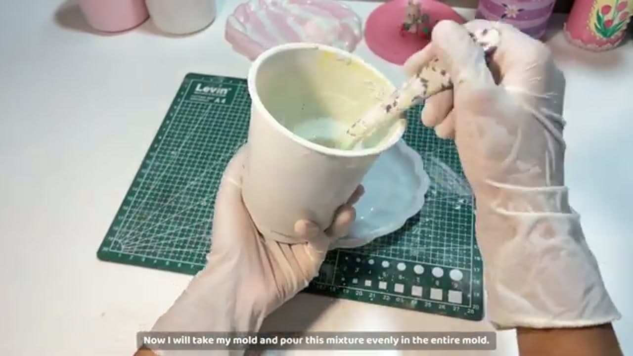 Step 5: Step 5: Pour It Into the Mold
