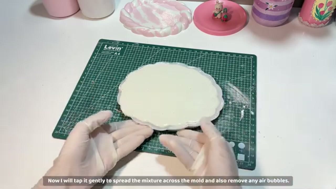 Step 6: Step 6: Tap Out Bubbles and Cure