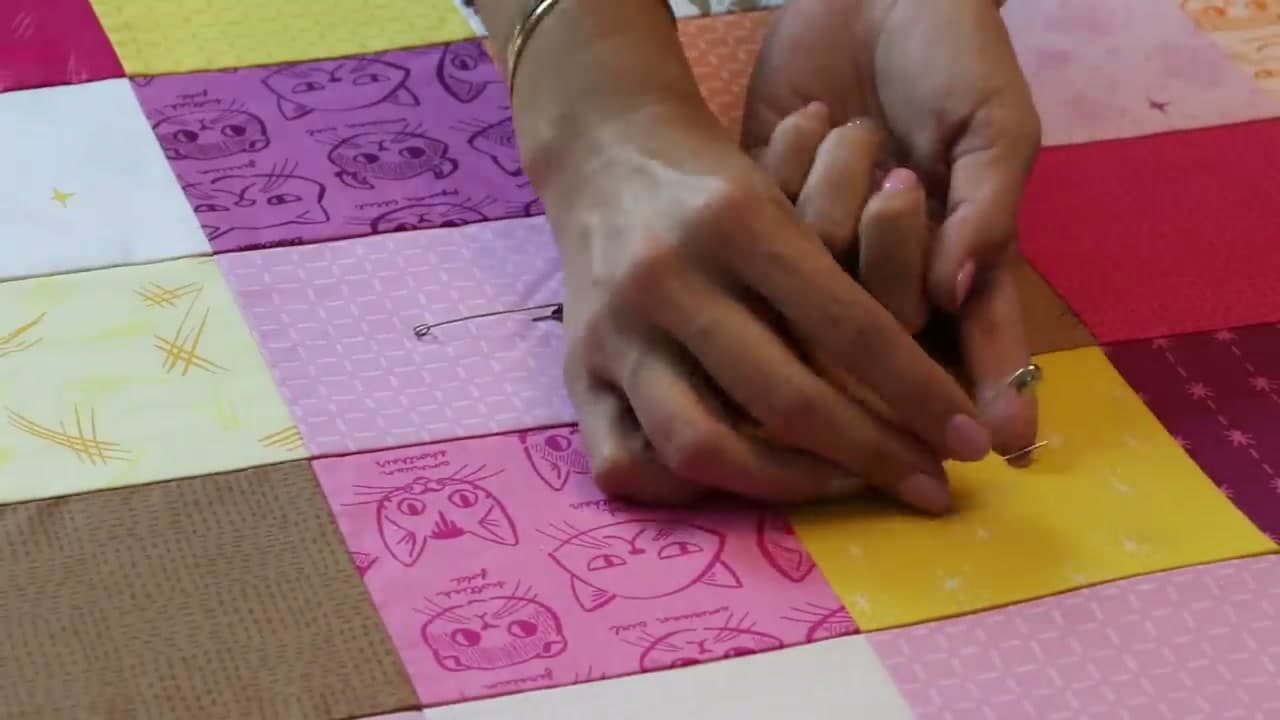 Step 7: Step 7: Place a Pin Every 4 to 5 Inches
