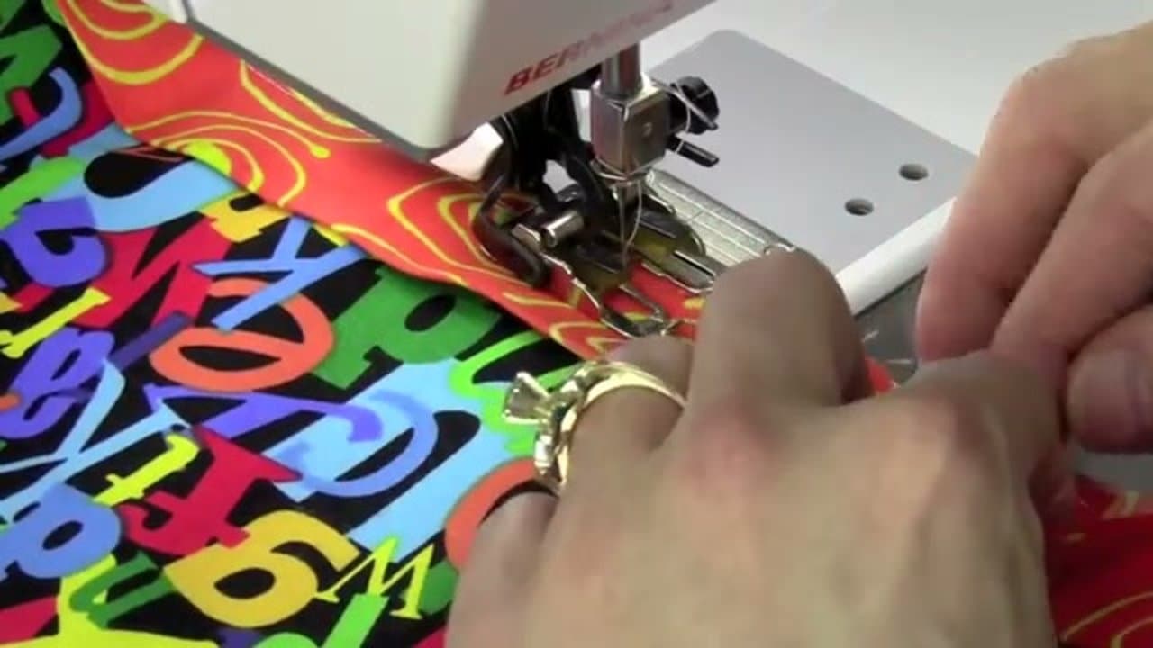 Step 6: Step 6: Tuck the End Into the Starting Pocket