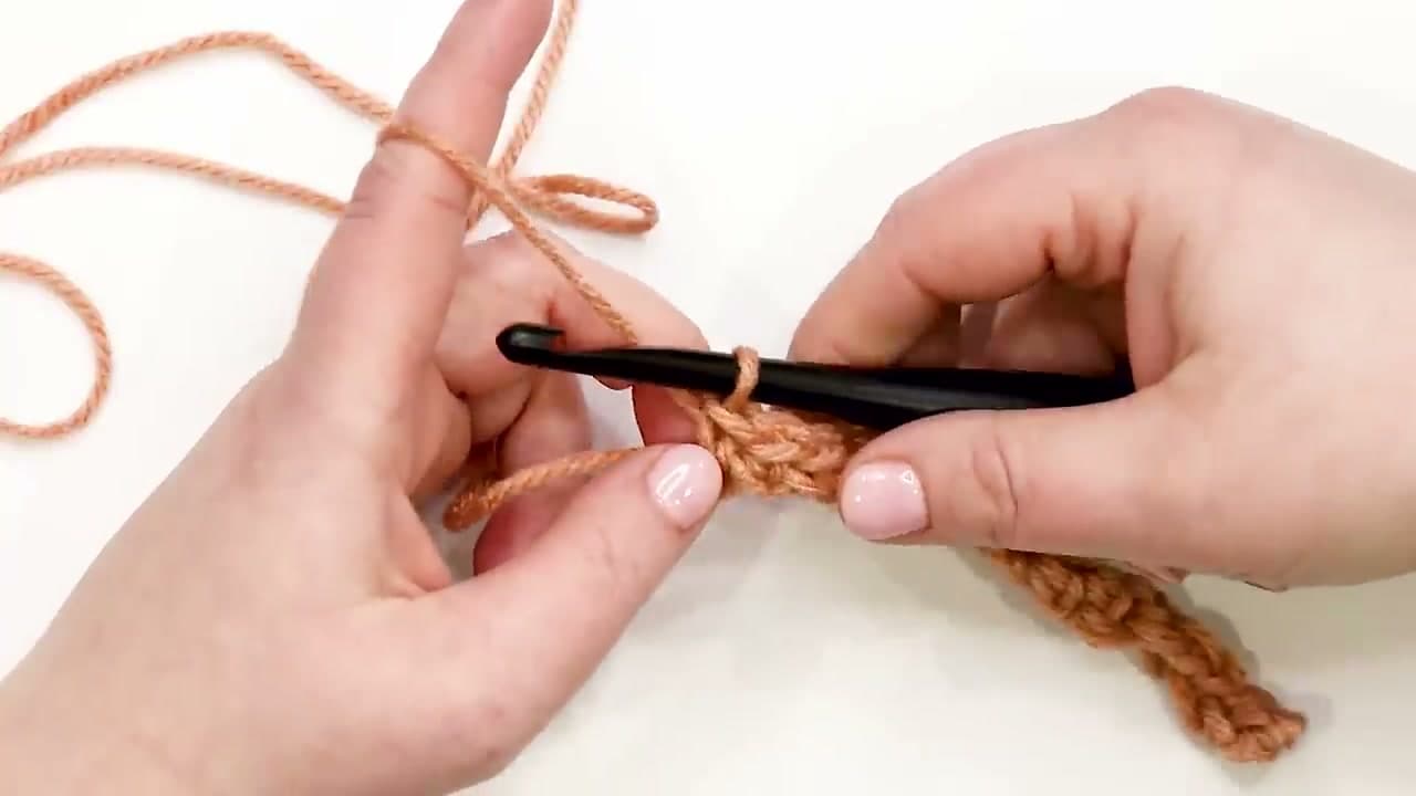 Step 4: Step 4: Set up the granny stripe pattern in Row 2