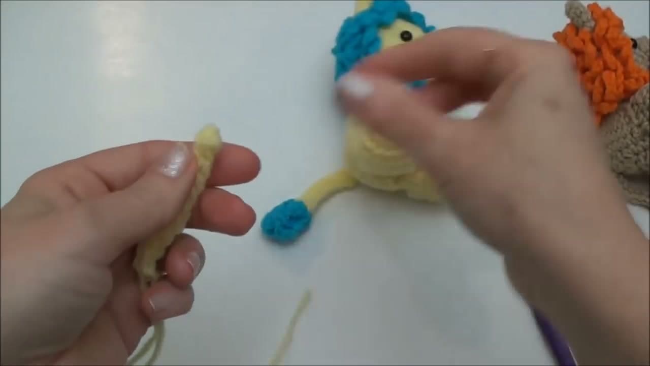 Step 5: Add the Contrast Tuft to the Tail - How to Crochet a Lion (Beginner Amigurumi)