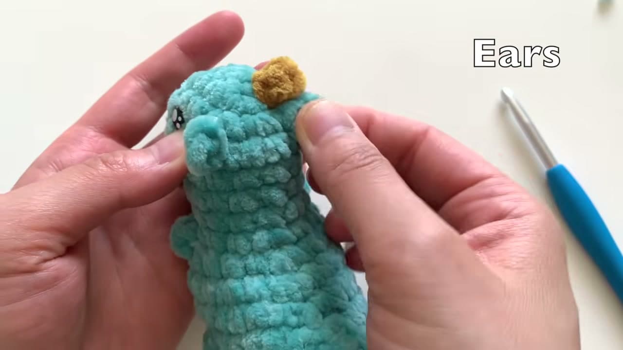 Step 3: Make the Second Ear - How to Crochet a Dragon (Pocket Dragon Amigurumi, Step by Step)
