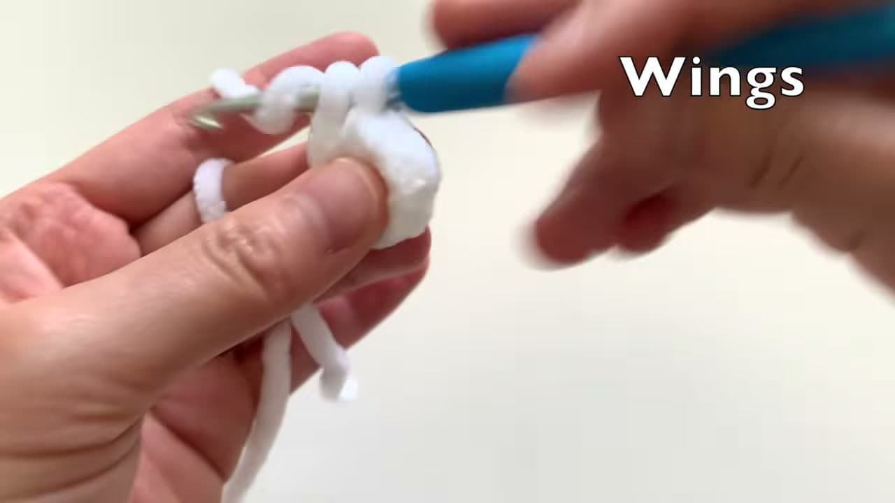 Step 5: Start a Wing with White Yarn - How to Crochet a Dragon (Pocket Dragon Amigurumi, Step by Step)