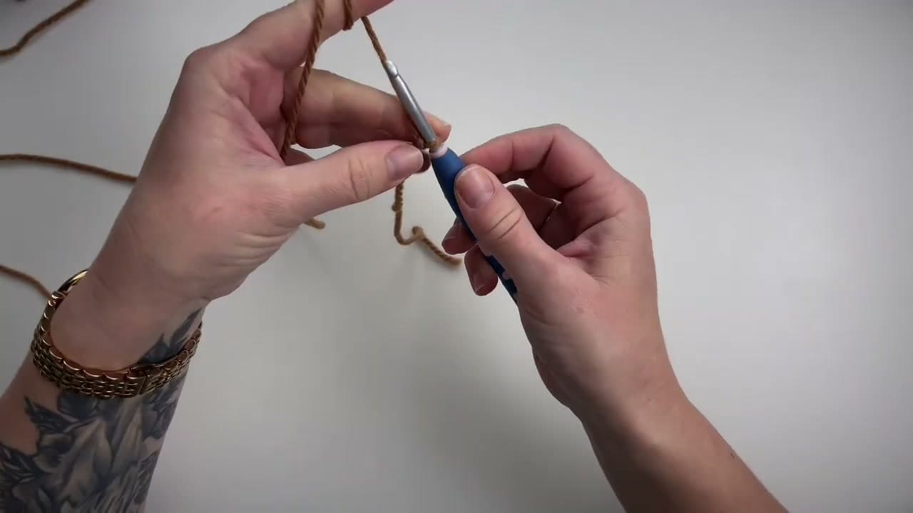 Step 2: Slip knot and chain 21