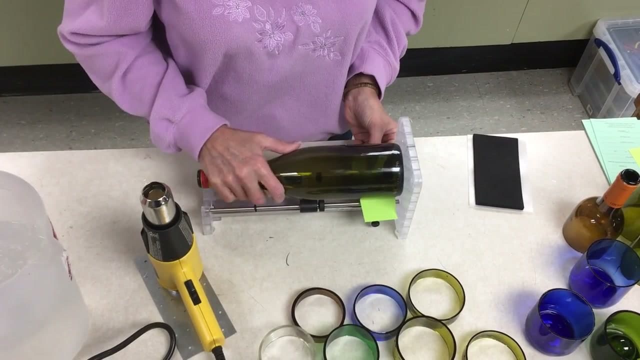 Step 3: Step 3: Slip a Scrap of Paper Under the Cutting Wheel