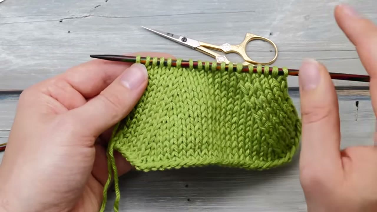 Step 3: Read the Right-Leaning K2tog Line on the Swatch - How to Decrease in Knitting - K2tog, SSK and Two More