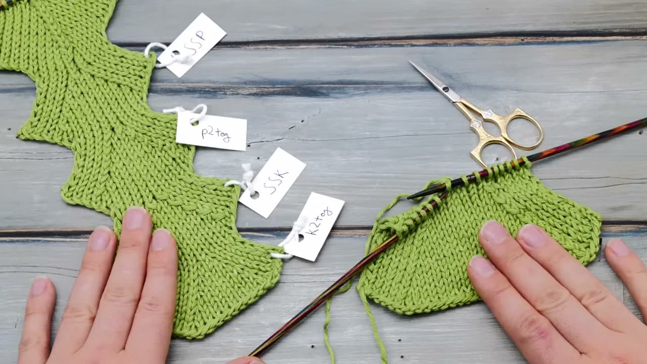 Step 8: Compare the Left-Leaning SSK and Right-Leaning K2tog Edges - How to Decrease in Knitting - K2tog, SSK and Two More