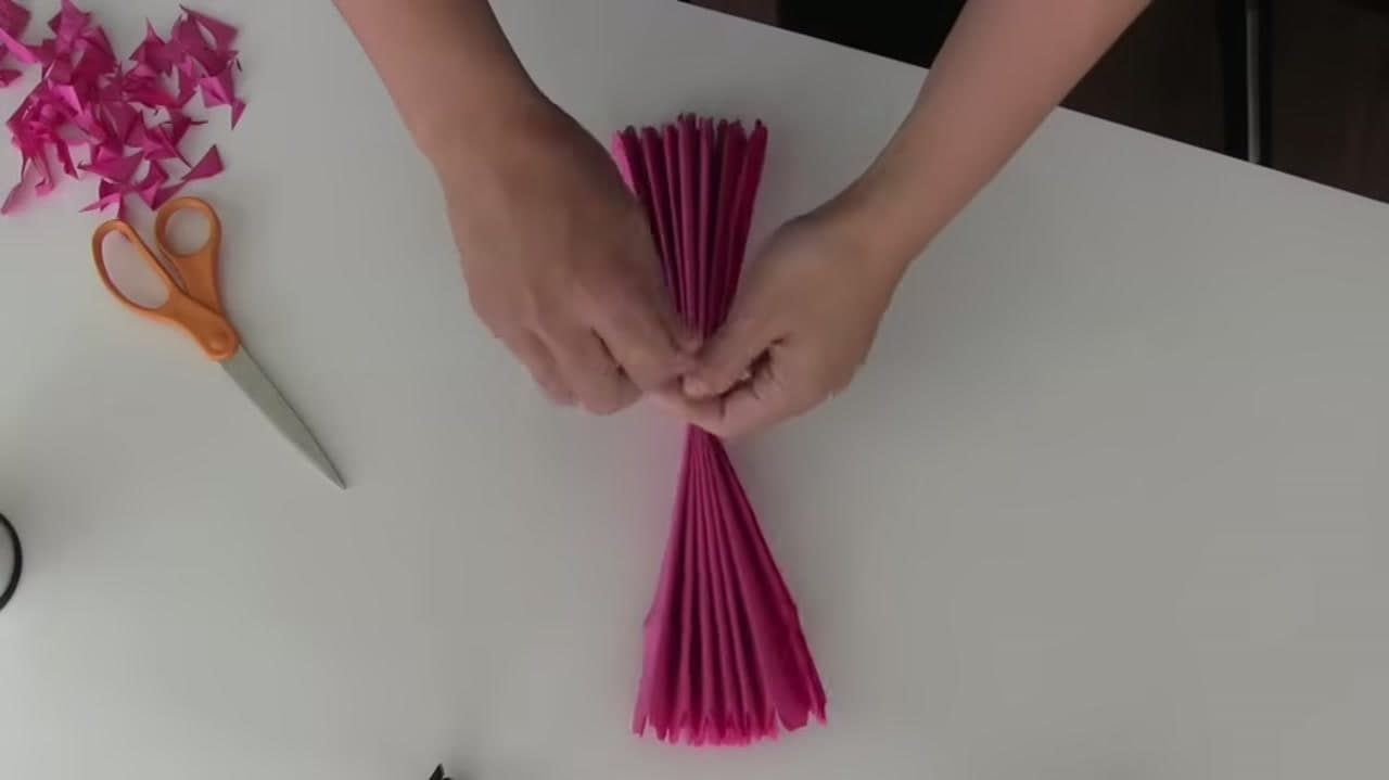 Step 4: Tie the Center - How to Make Paper Pom-Poms (Tissue Paper, Step by Step)
