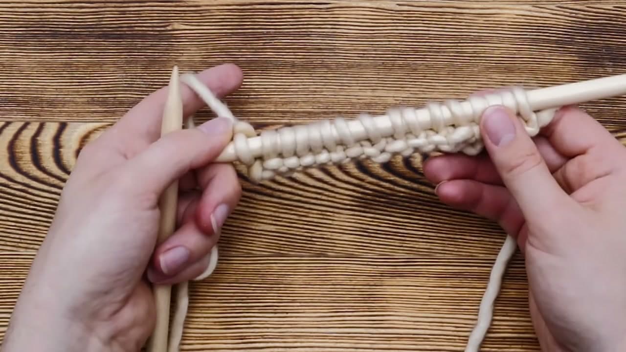 Step 4: Knit the First Row - How to Knit a Scarf for Beginners