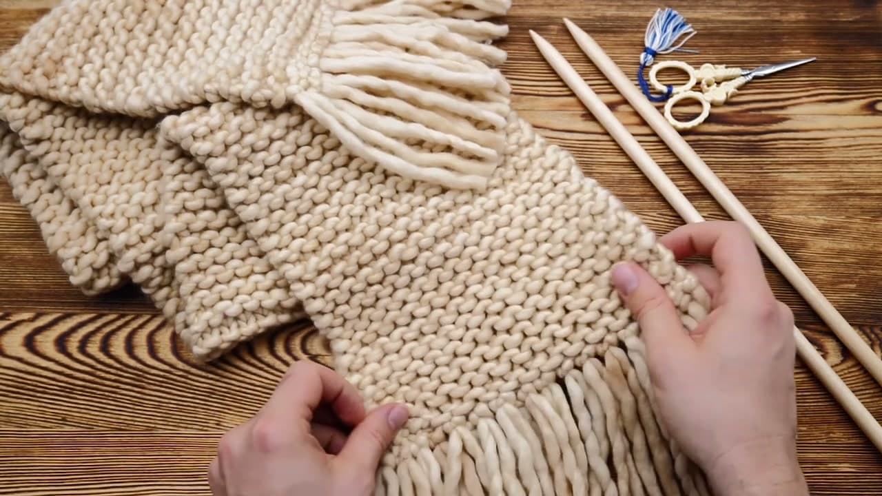 How to Knit a Scarf for Beginners