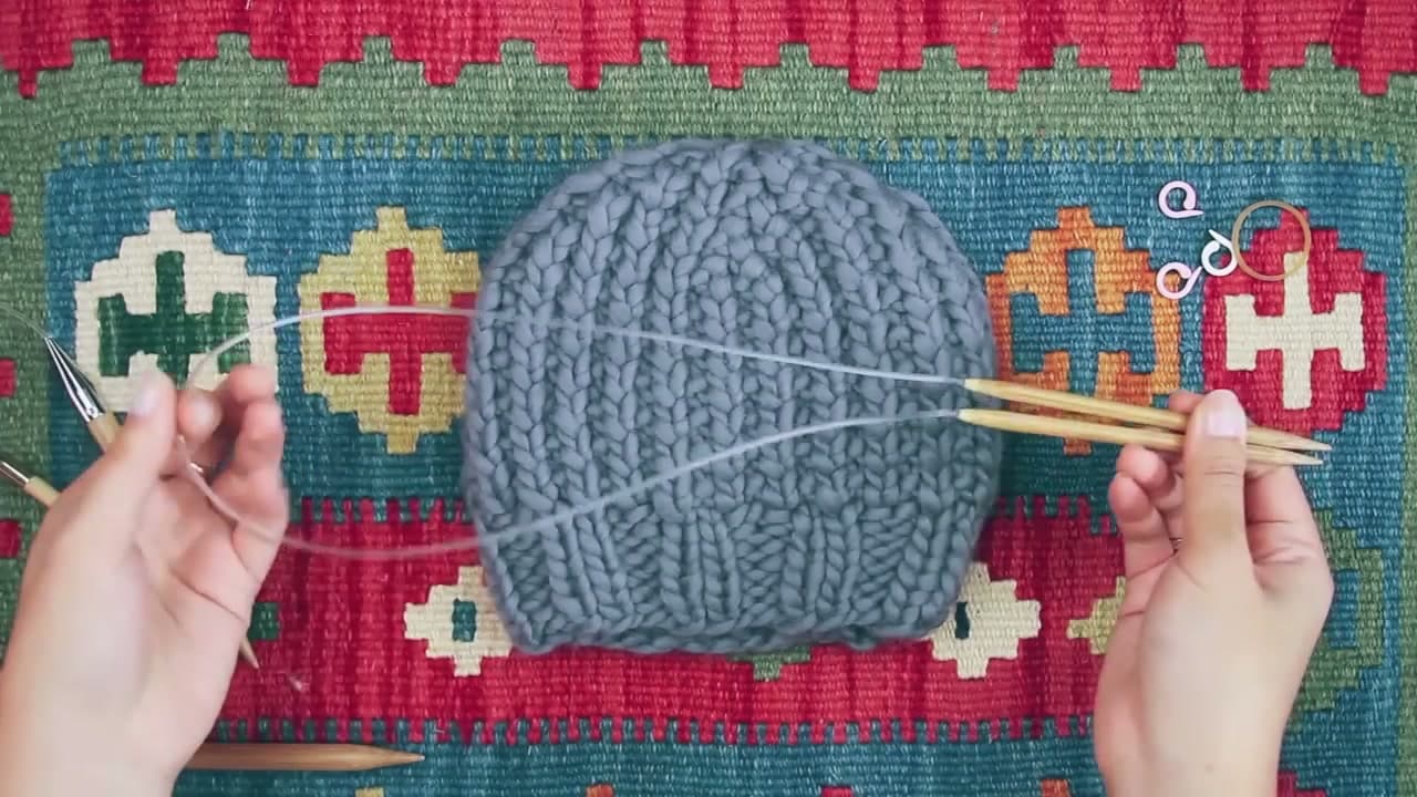 Step 7: Step 7: Keep Knitting Around (and Switch Tools if You Need To)