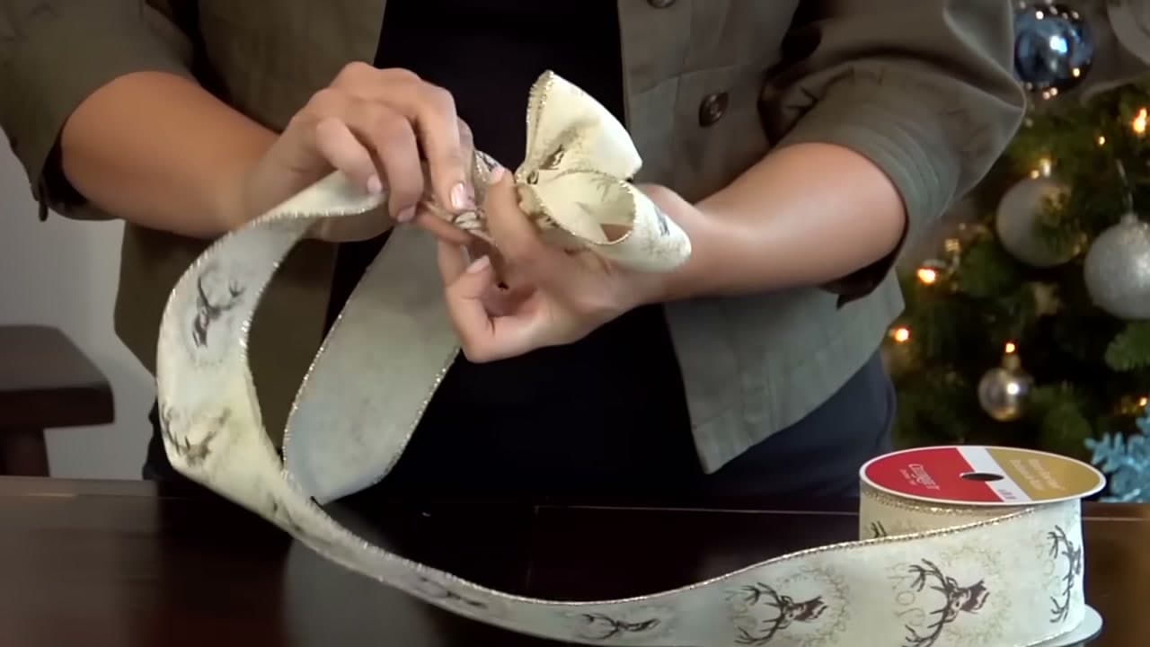 Step 5: Twist the Print Back Up - How to Make a Bow