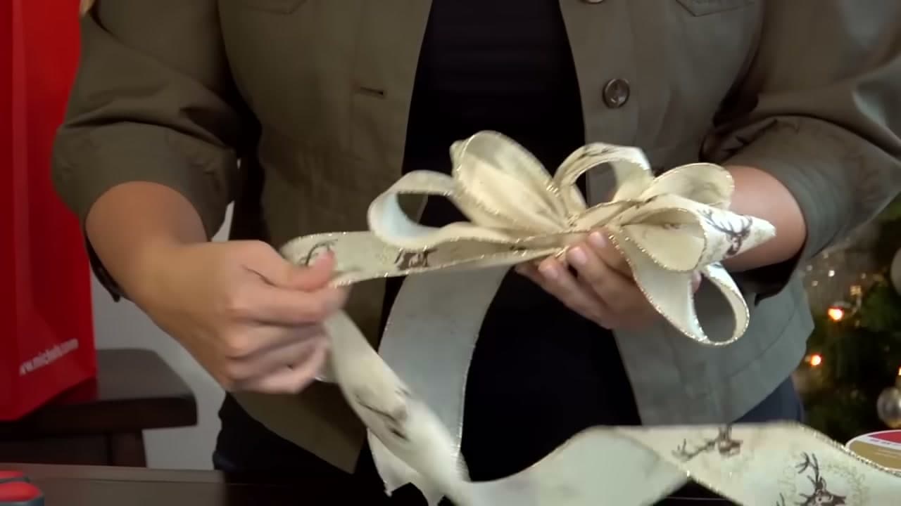 Step 7: Keep Stacking - How to Make a Bow