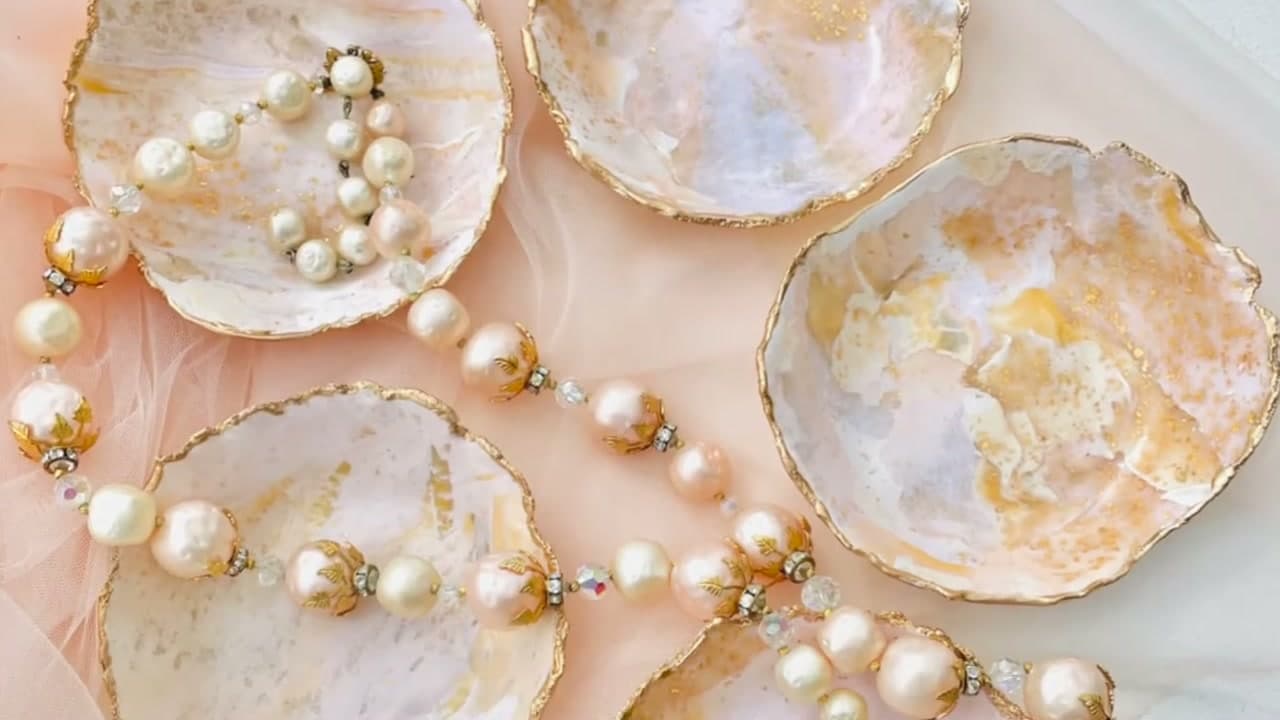 How to Make a Marbled Polymer Clay Dish With Gold Leaf Edge