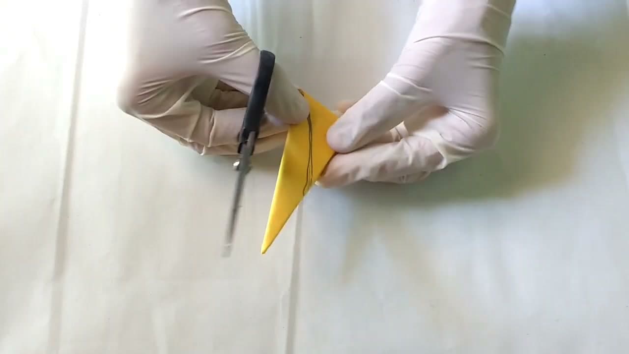 Step 4: Cut Along the Pencil Line - How to Make a Paper Sunflower (Easy Craft Tutorial)
