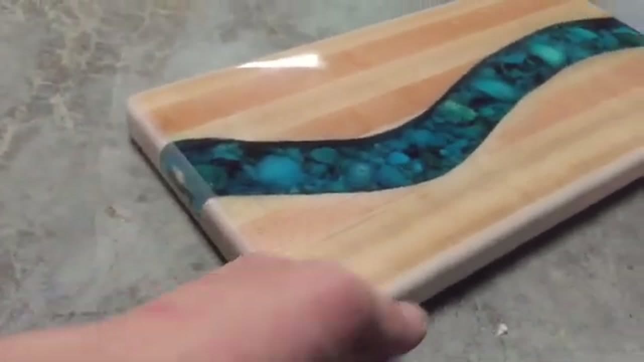 The finished result: How to Make an Epoxy River Serving Board