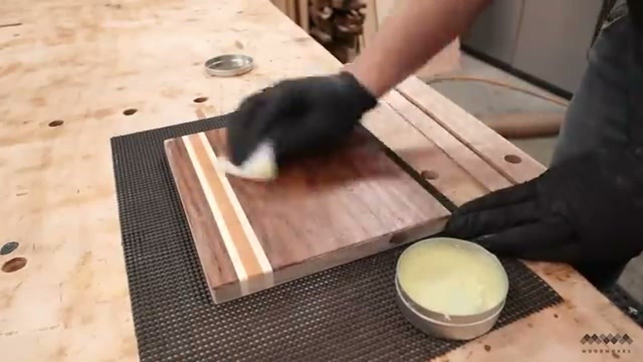 Step 8: Step 8: Pop the Grain and Apply Finish