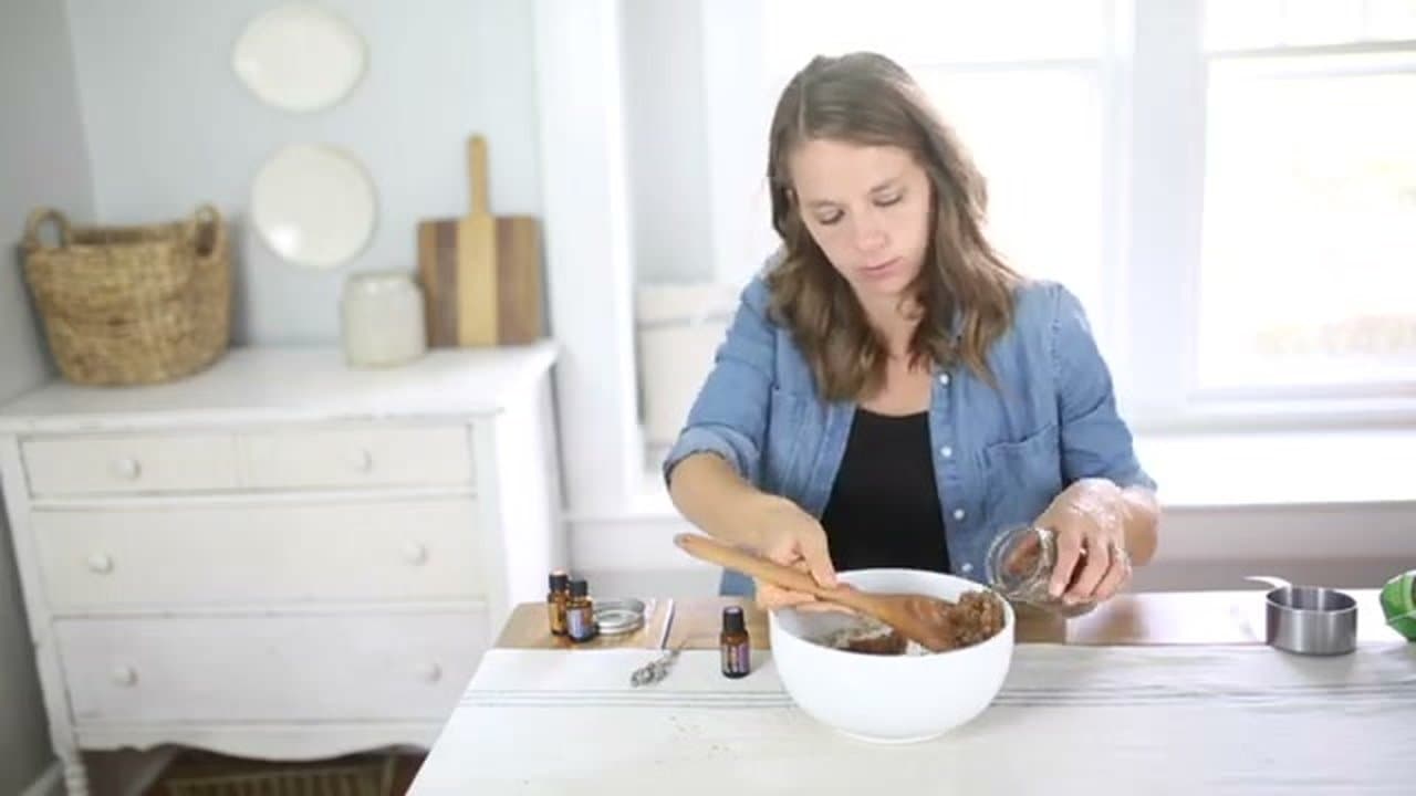 How to Make Sugar Scrub - Easy 3-Ingredient DIY
