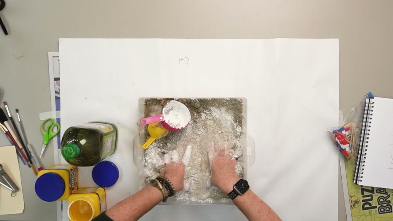 Step 3: Mix the Play Sand and Cornstarch Together - How to Make Kinetic Sand
