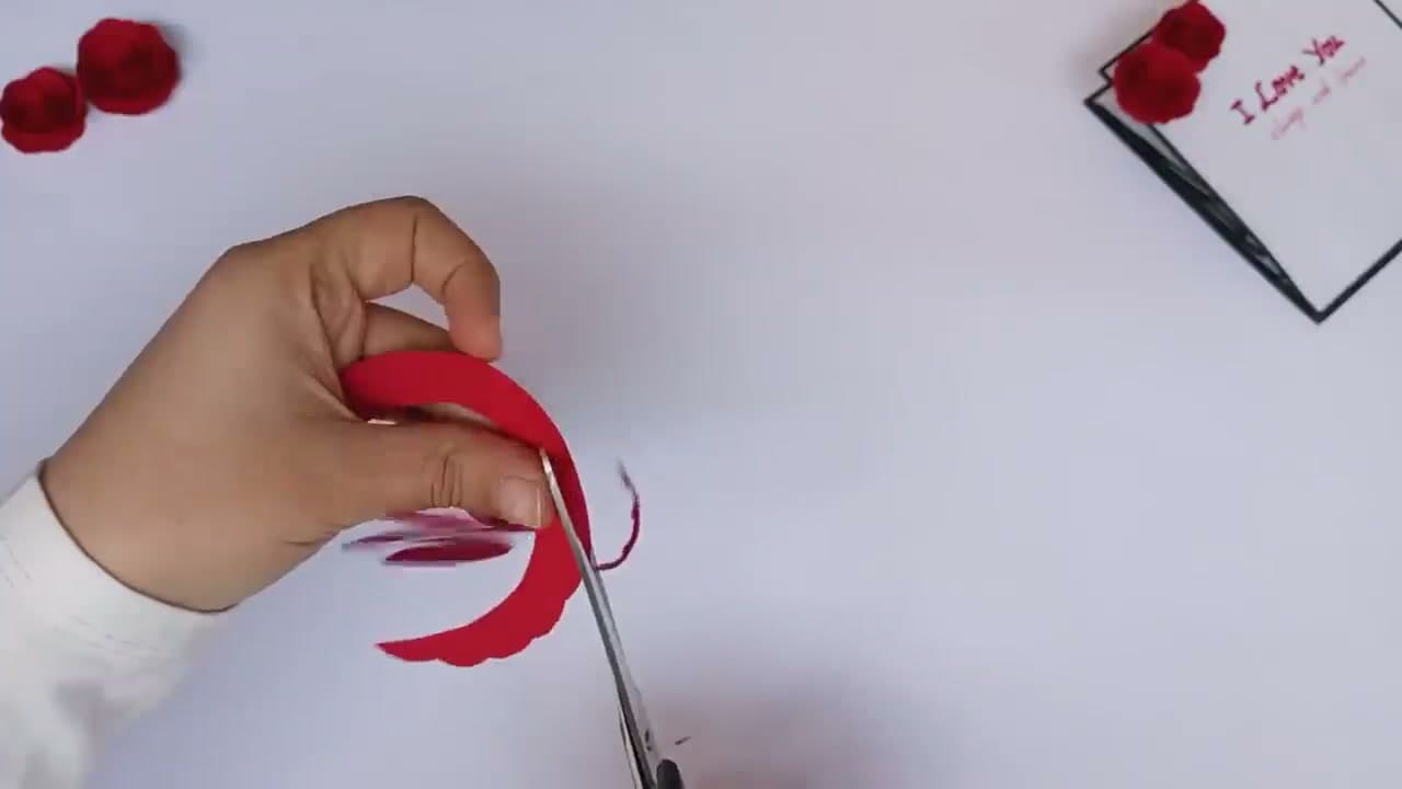 Step 2: Cut the Circle Into a Spiral - How to Make a Paper Bouquet (Rose Arrangement)