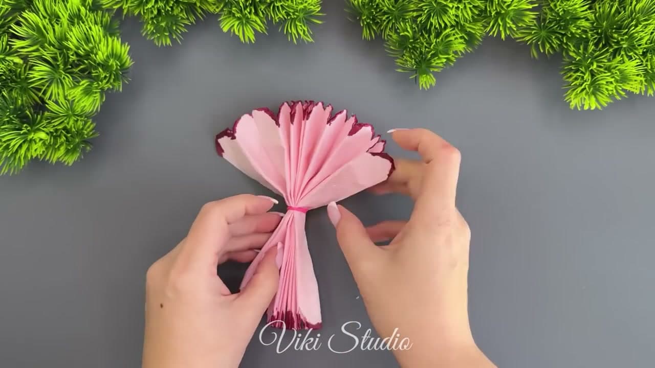 Step 6: Step 6: Fan the Folds Open