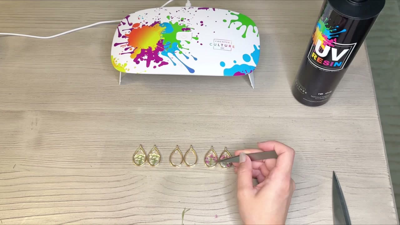 Step 7: Arrange the Dried Flowers - How to Make UV Resin Flower Earrings (DIY Tutorial)