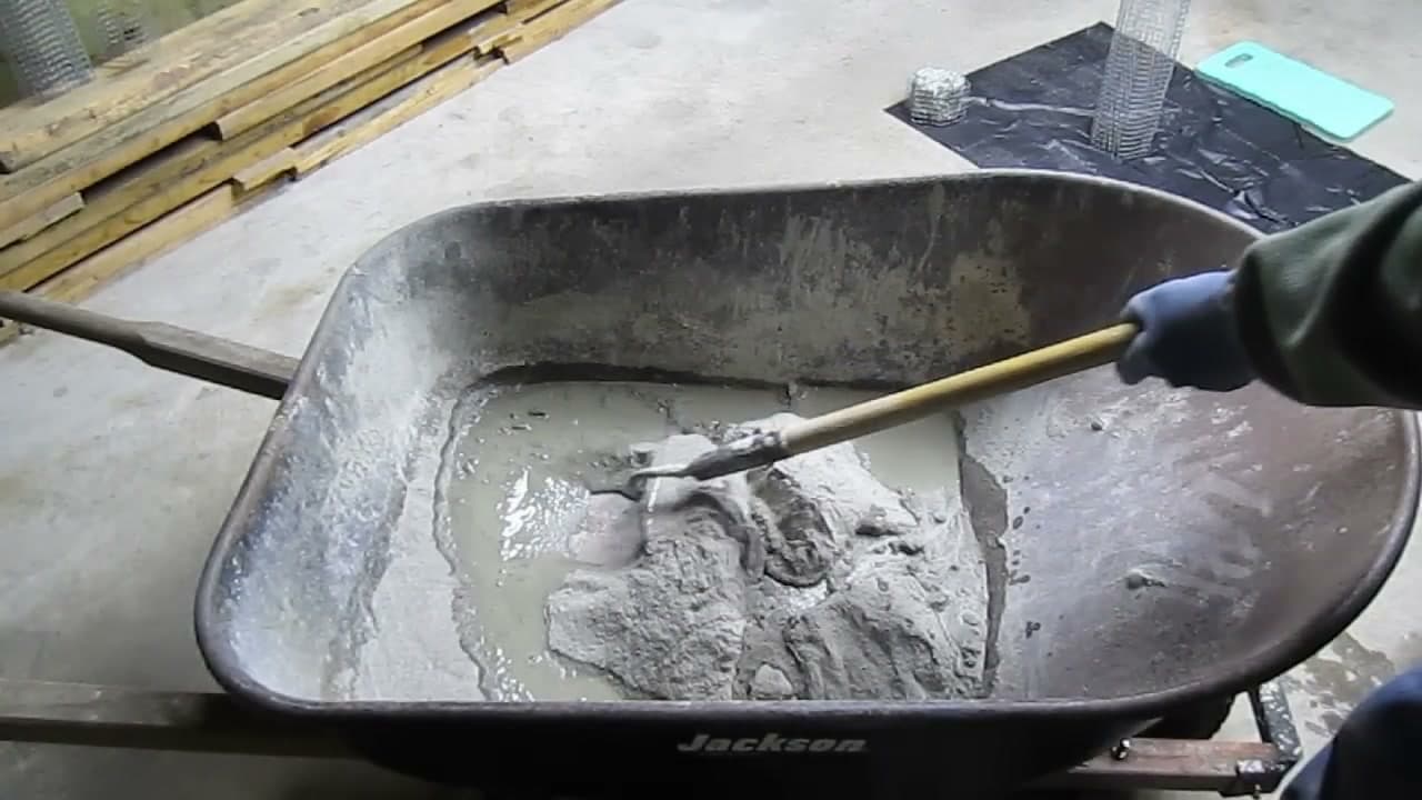 Step 4: Step 4: Fold It Together With a Hoe