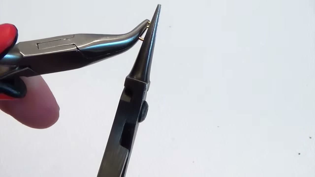 Step 4: Step 4: Twist One Hand Forward and One Hand Back